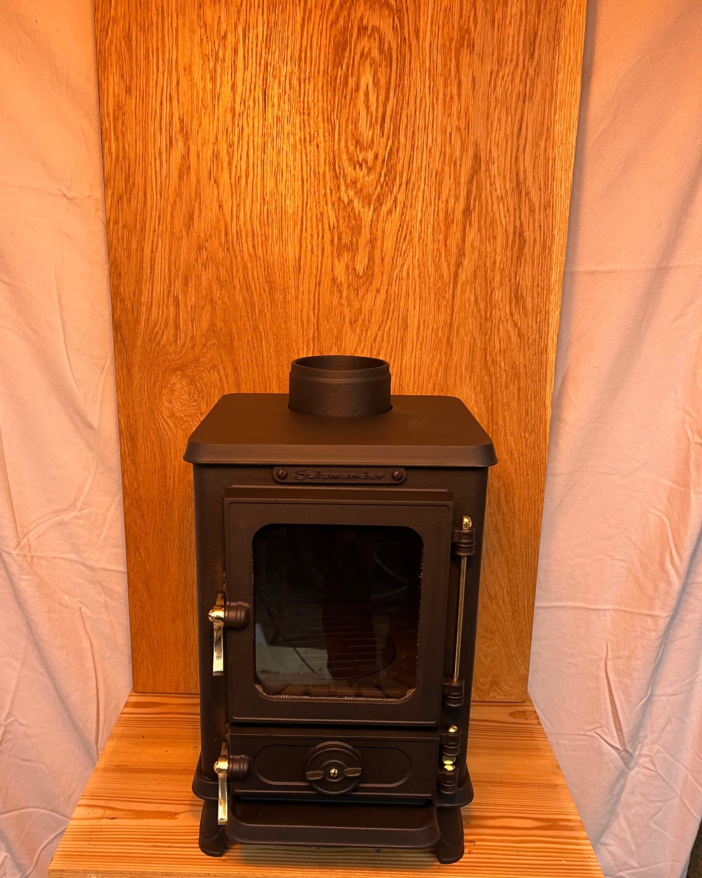 Petit poêle à bois - Salamander Stove avec poignées laiton - 4 kw