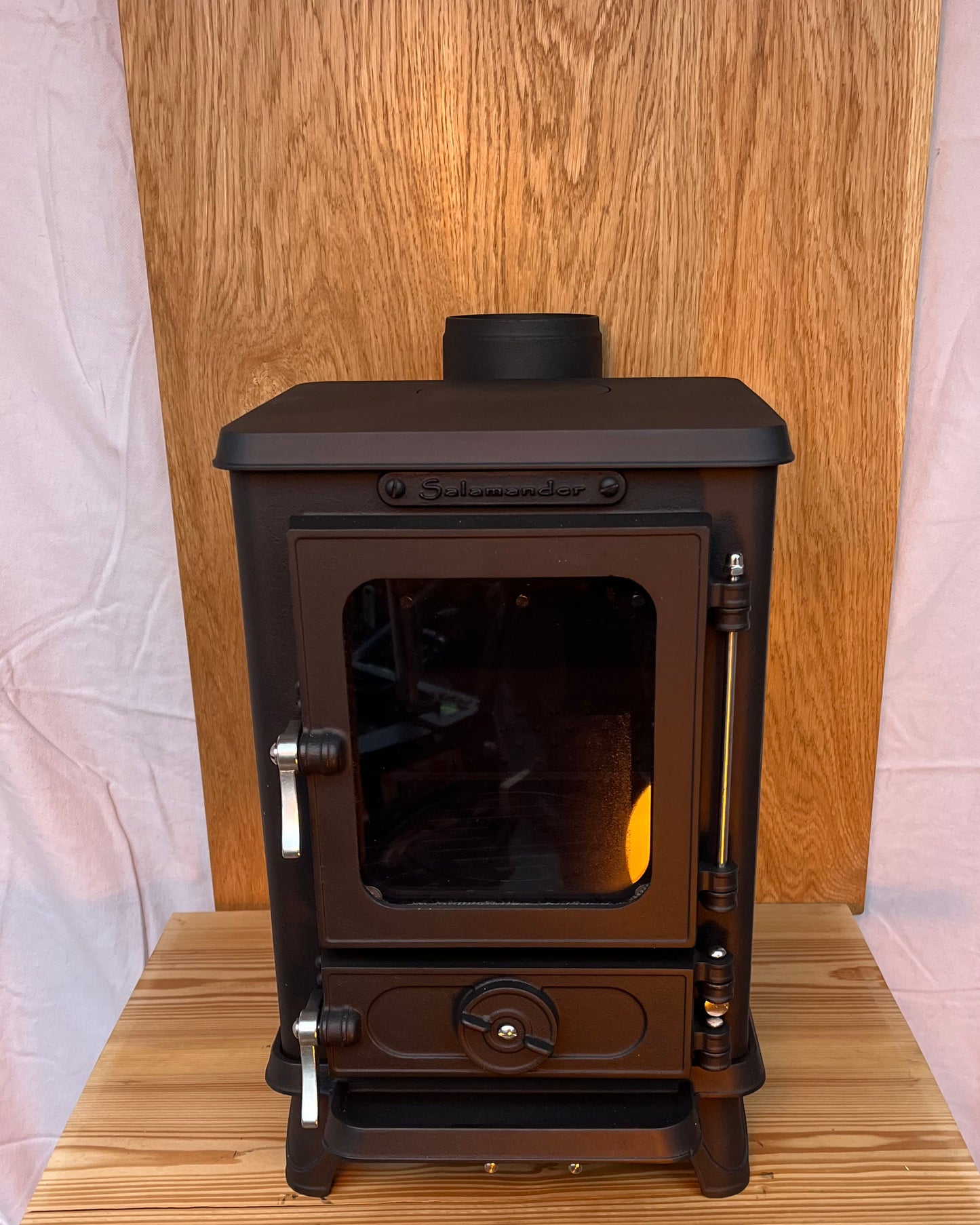 Petit poêle à bois - Salamander Stove - 4 kw avec sortie arrière déporté