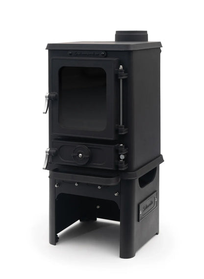 petit poêle à bois Salamander Stove sur sa rehausse